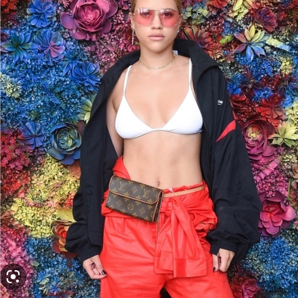 Louis Vuitton Florentine Waist Bag - Picture 10 of 16